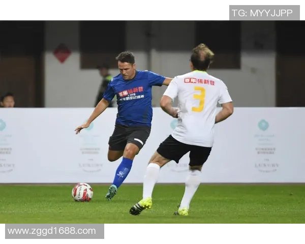 揭秘足球明星宽宽的真实身份与传奇故事 揭秘足球明星宽宽的真实身份与传奇故事