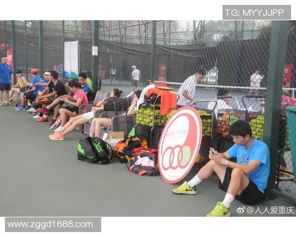 世界杯点评重庆网球队展现出色团队协作精神与战术配合